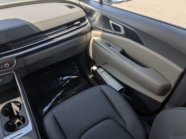 New 2026 Kia Carnival FWD image 17