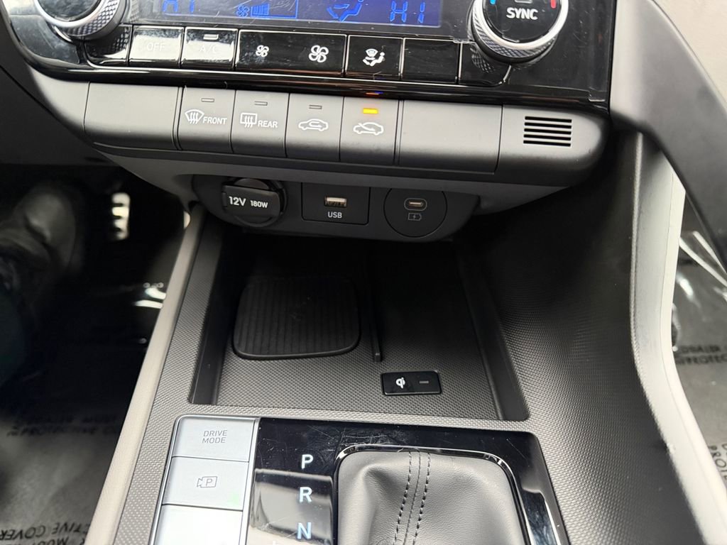 Certified 2025 Hyundai Elantra Sport image 24