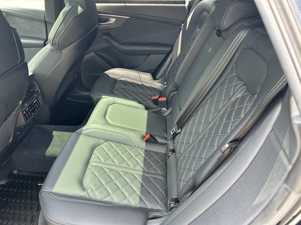 Used 2024 Audi SQ8 Prestige AWD/4WD image 24