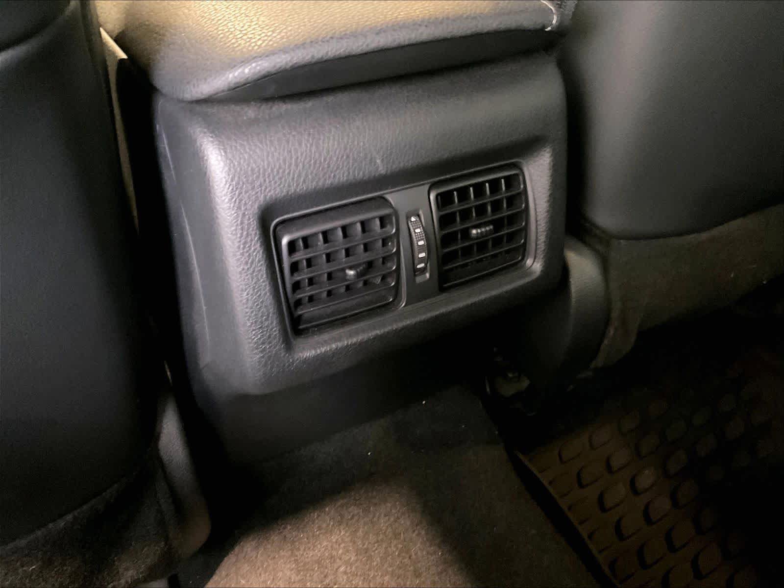 Used 2022 Toyota Camry XSE image 34