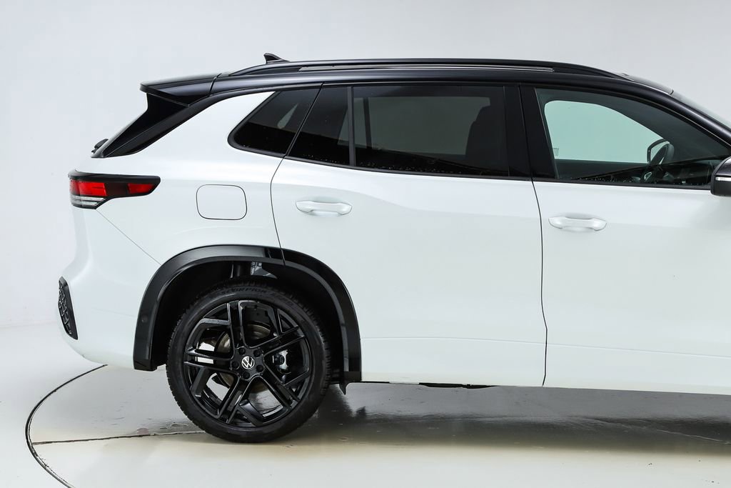 New 2026 Volkswagen Tiguan SE R-Line image 50