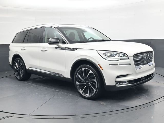 Used 2020 Lincoln Aviator Reserve w/ Equipment Group 202A image 2