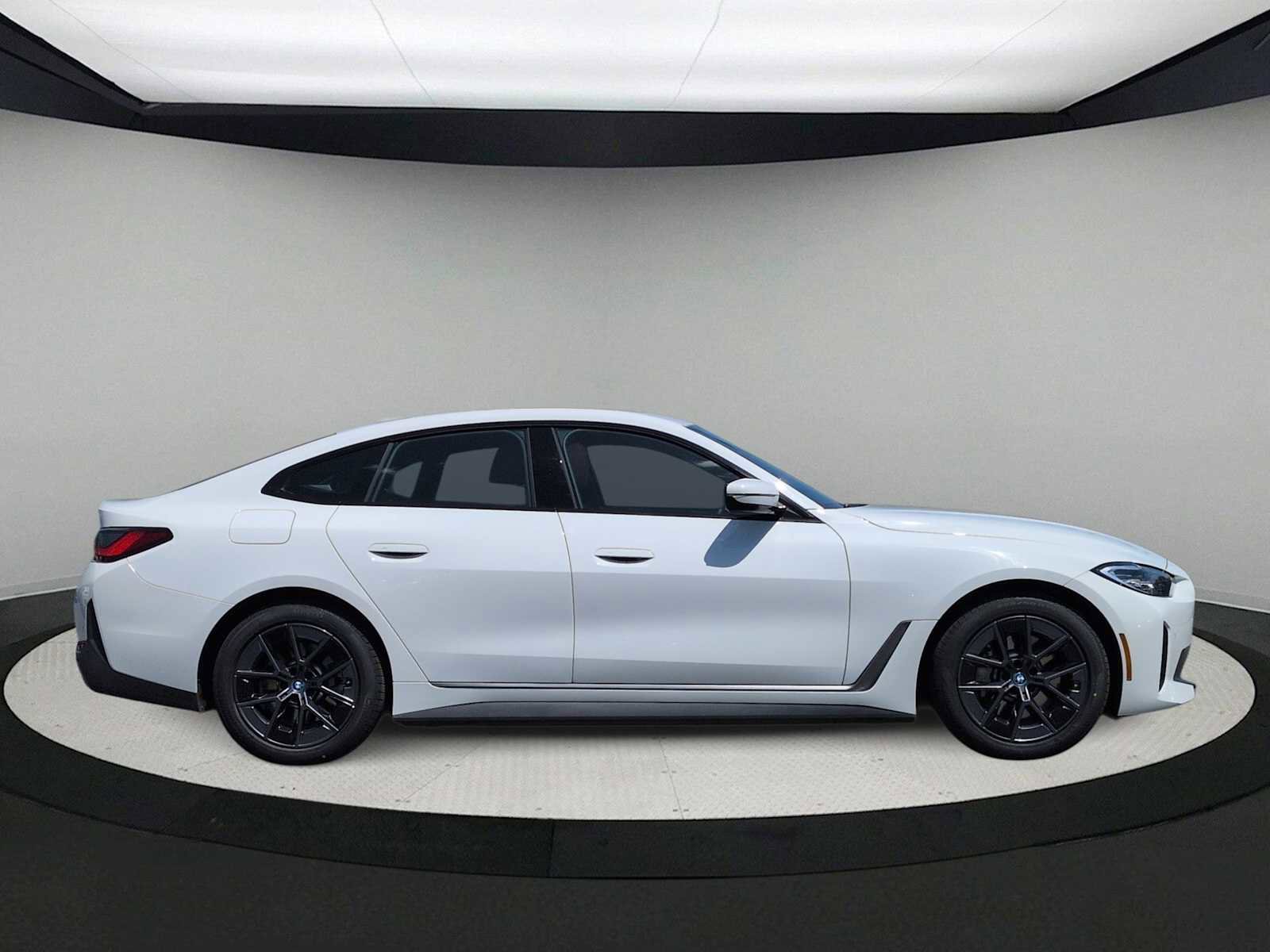 Certified 2023 BMW i4 eDrive35 RWD image 9