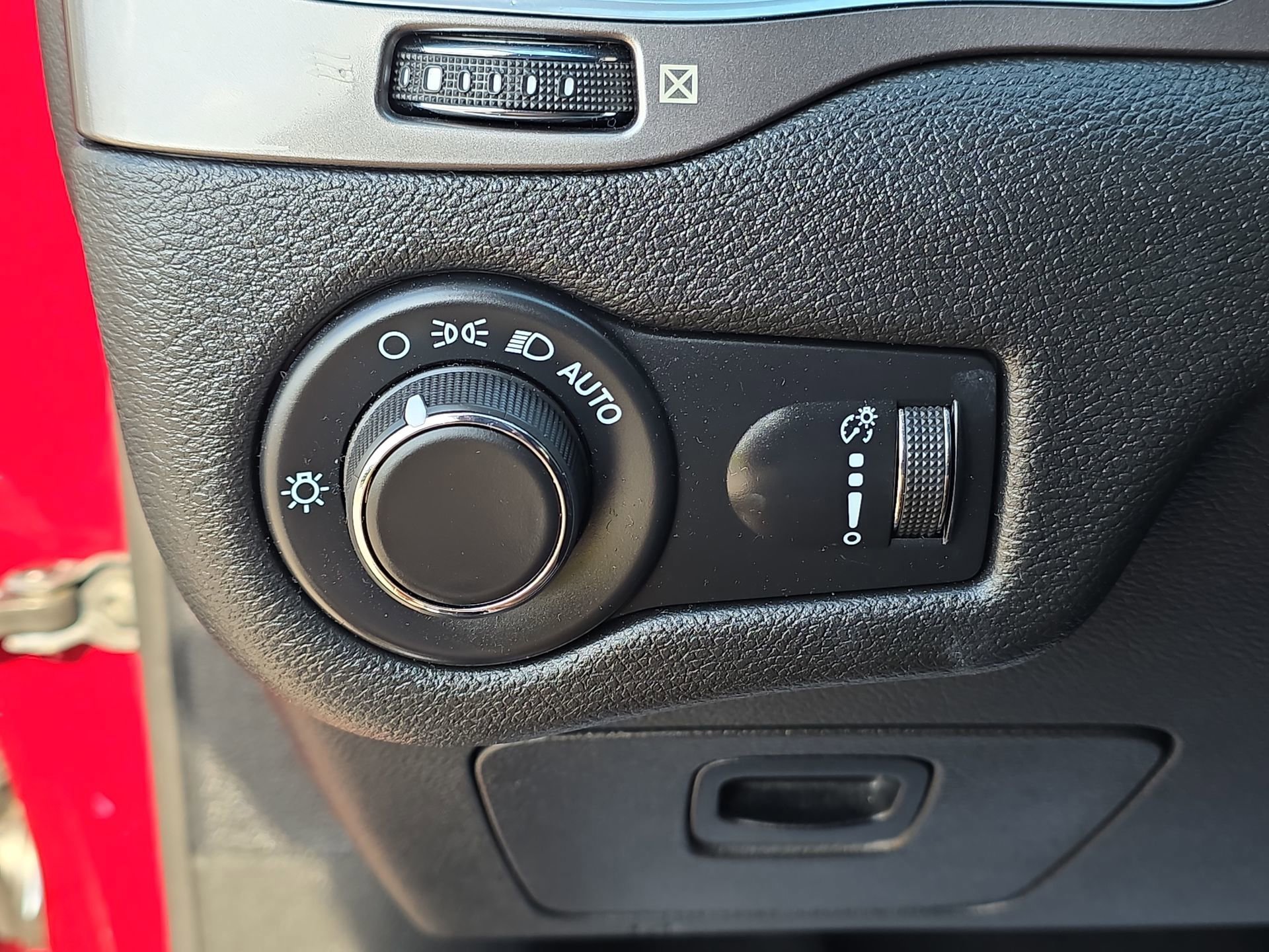 Used 2021 Jeep Cherokee Latitude image 53