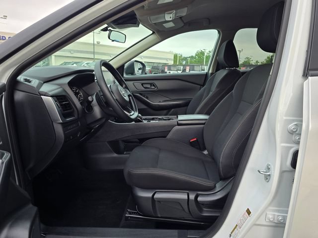 Used 2024 Nissan Rogue S AWD/4WD image 7