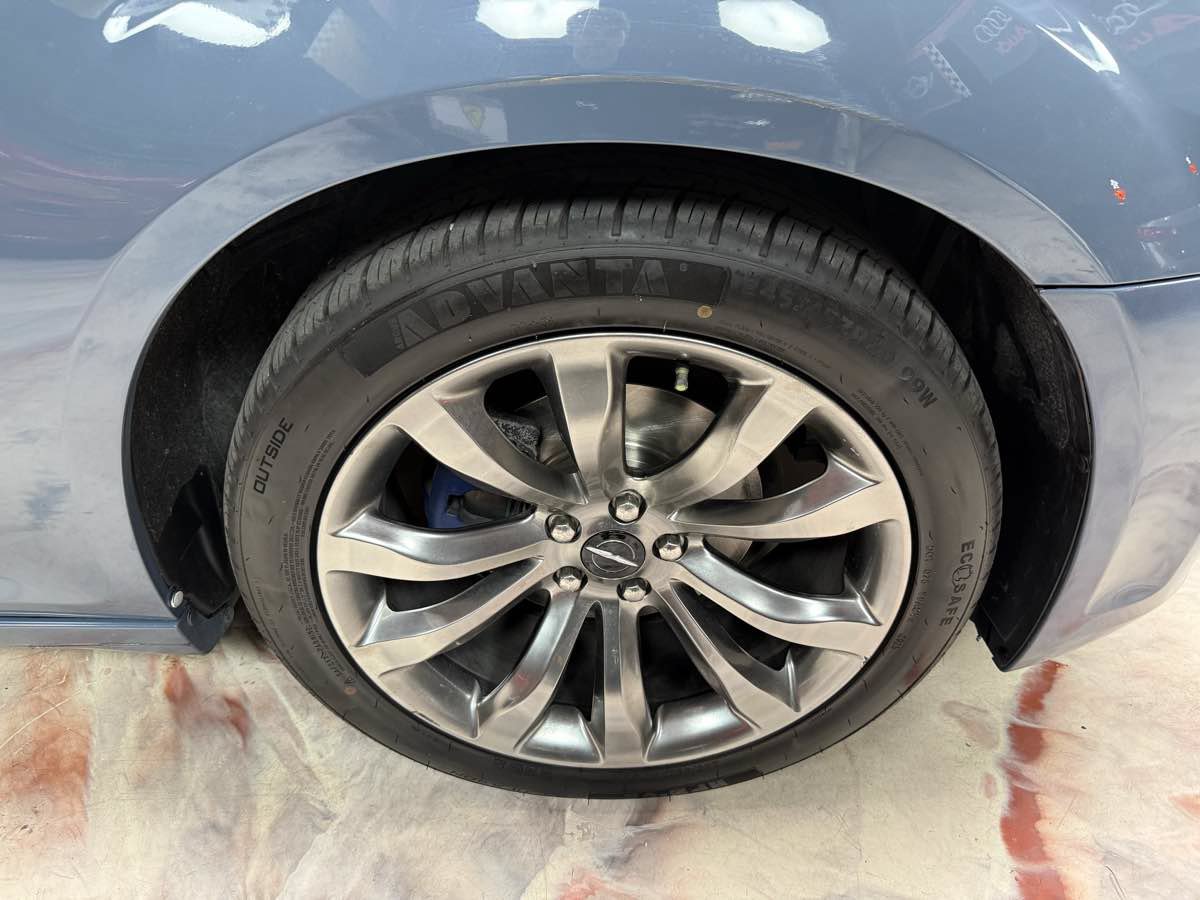 Used 2014 Chrysler 300 S w/ Luxury Group RWD image 35