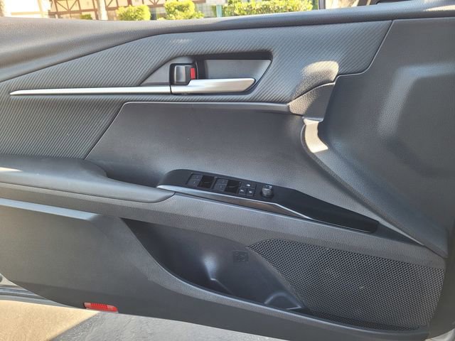 Used 2025 Toyota Camry SE w/ Convenience Package image 13