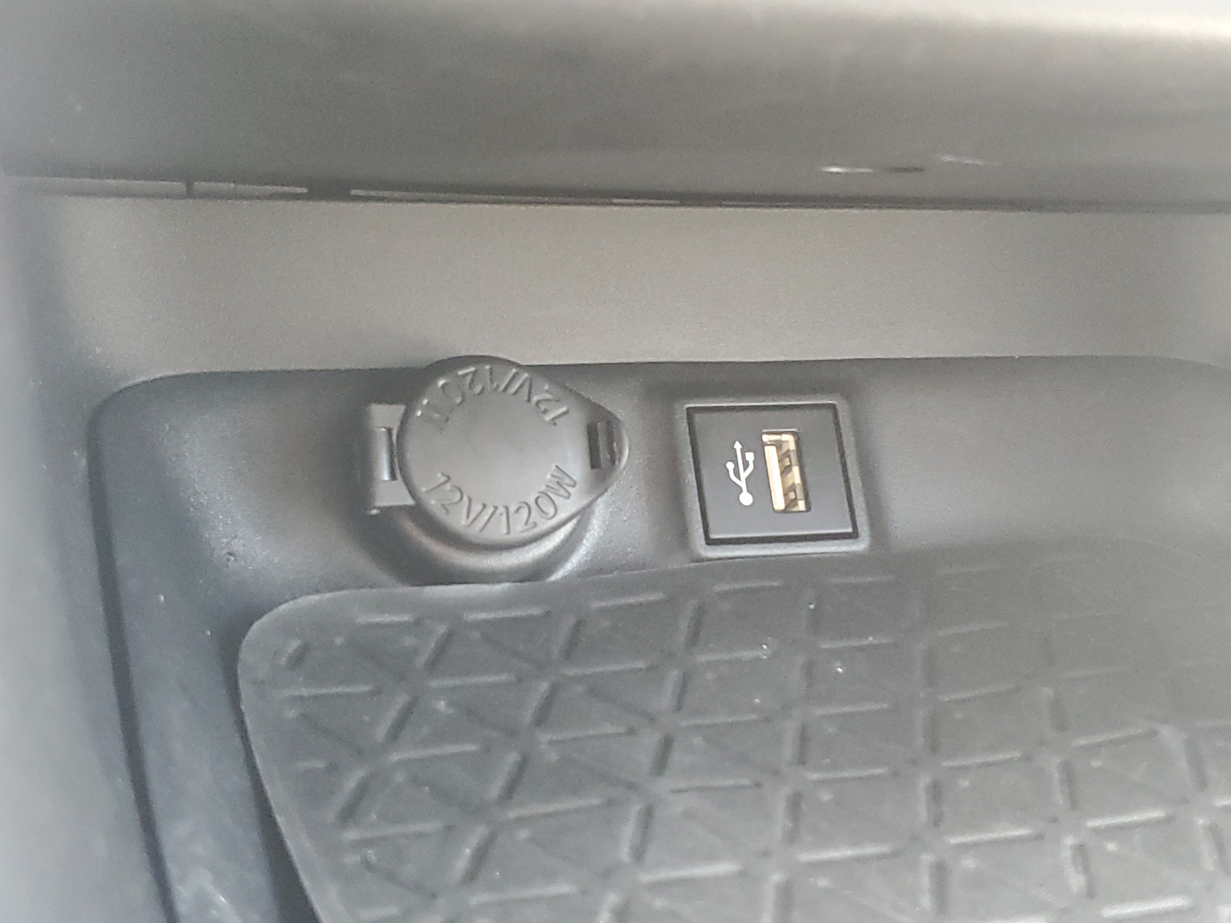 Used 2025 Toyota RAV4 XLE Premium w/ Weather Package FWD image 30