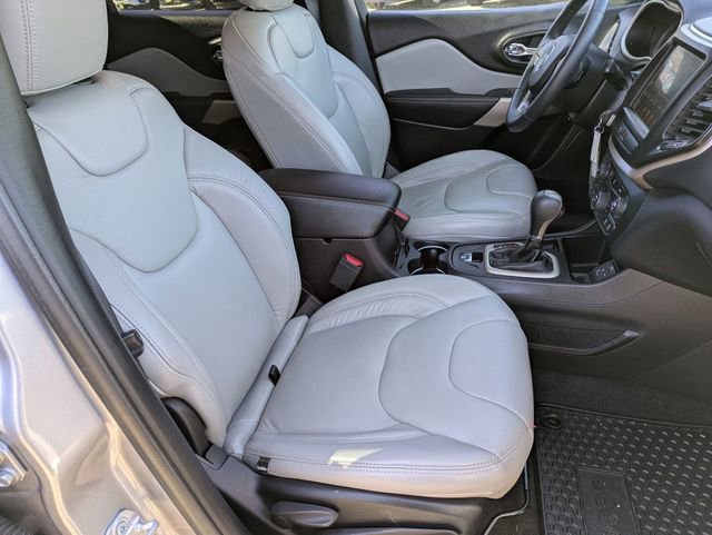 Used 2017 Jeep Cherokee Latitude w/ Safety/Convenience Group image 27