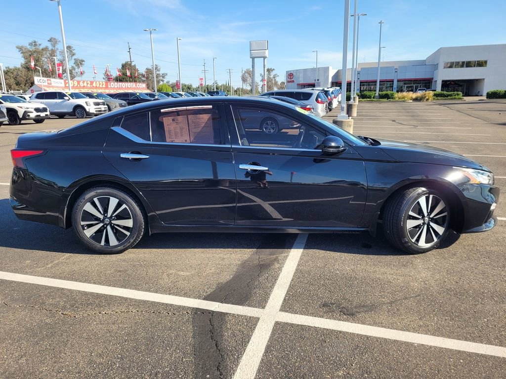 Used 2020 Nissan Altima 2.5 SV FWD image 3