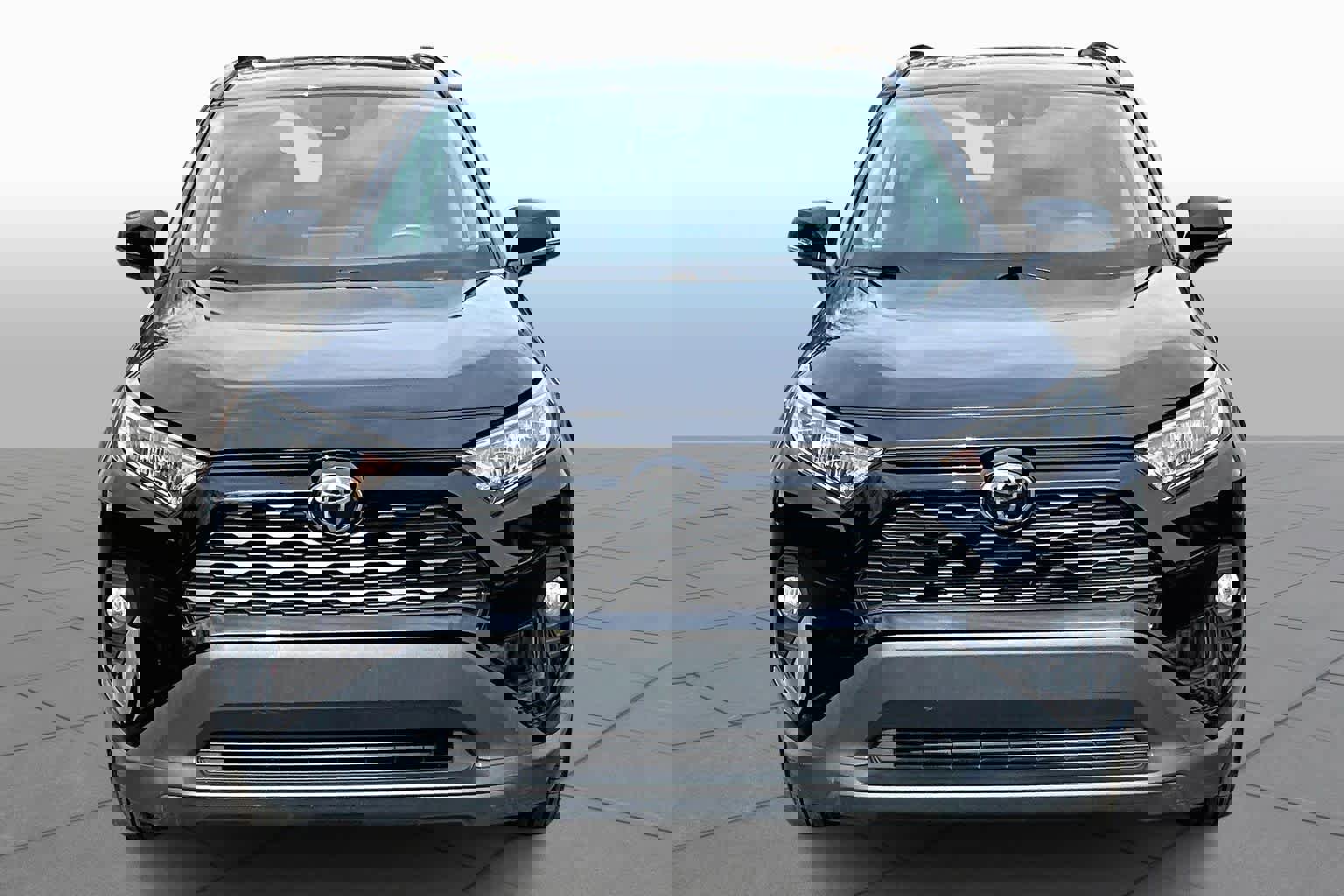 Certified 2021 Toyota RAV4 XLE w/ Convenience Package image 4