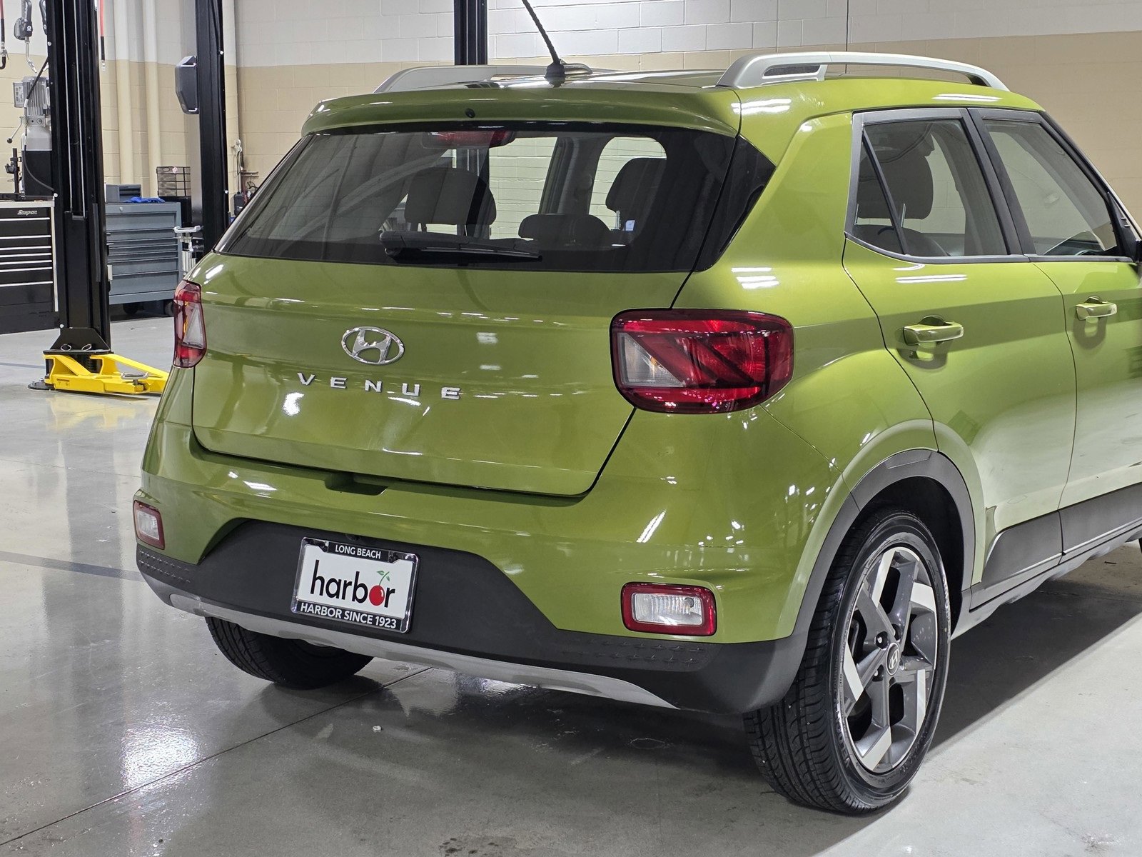 Certified 2023 Hyundai Venue SEL image 11