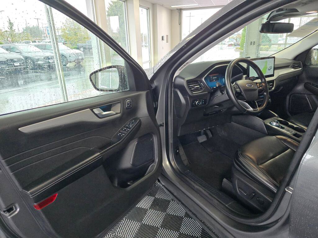 Used 2024 Ford Escape Platinum AWD/4WD image 19