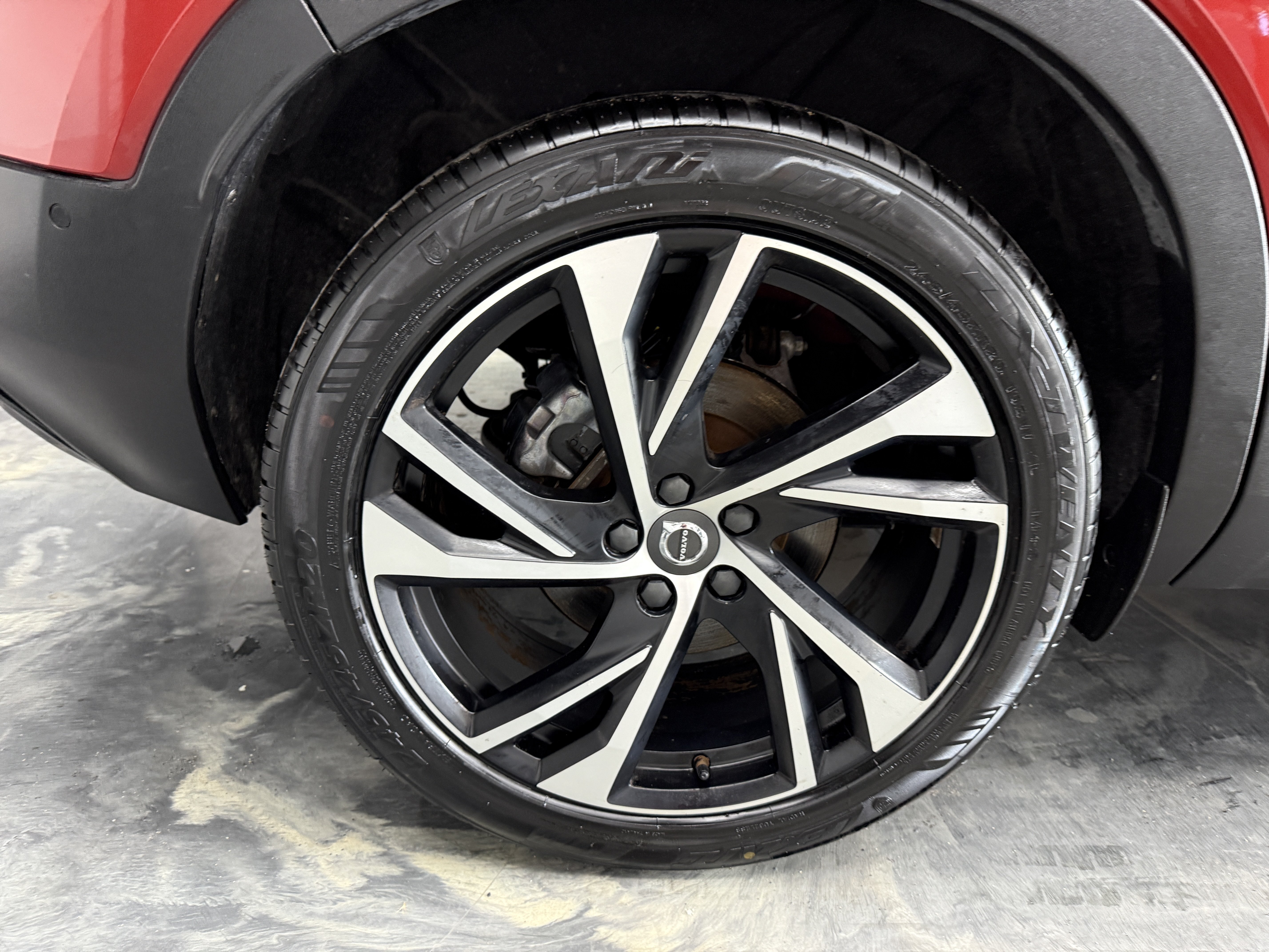 Used 2021 Volvo XC40 T5 R-Design AWD/4WD image 23