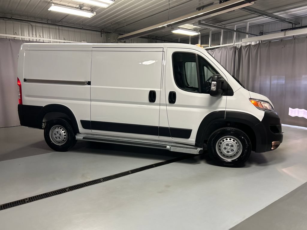 Used 2025 RAM ProMaster 2500 w/ U-Haul Equipment Group FWD image 8