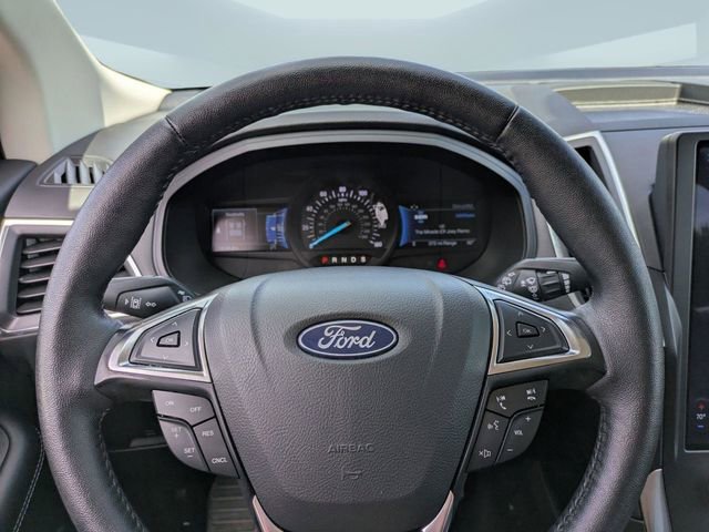 Used 2024 Ford Edge Titanium image 30