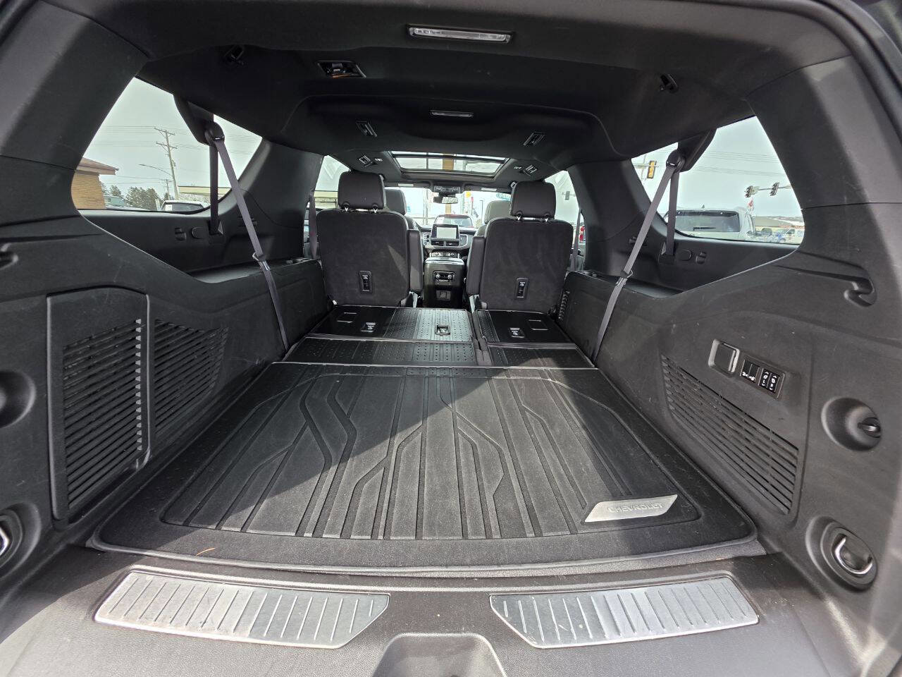 Used 2023 Chevrolet Suburban RST w/ Luxury Package AWD/4WD image 36