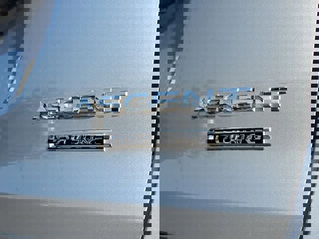 Used 2022 Subaru Ascent Touring image 7