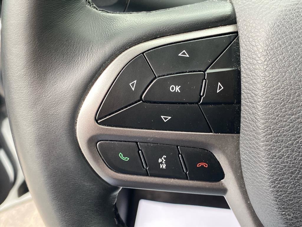 Used 2019 Jeep Cherokee Limited AWD/4WD image 18