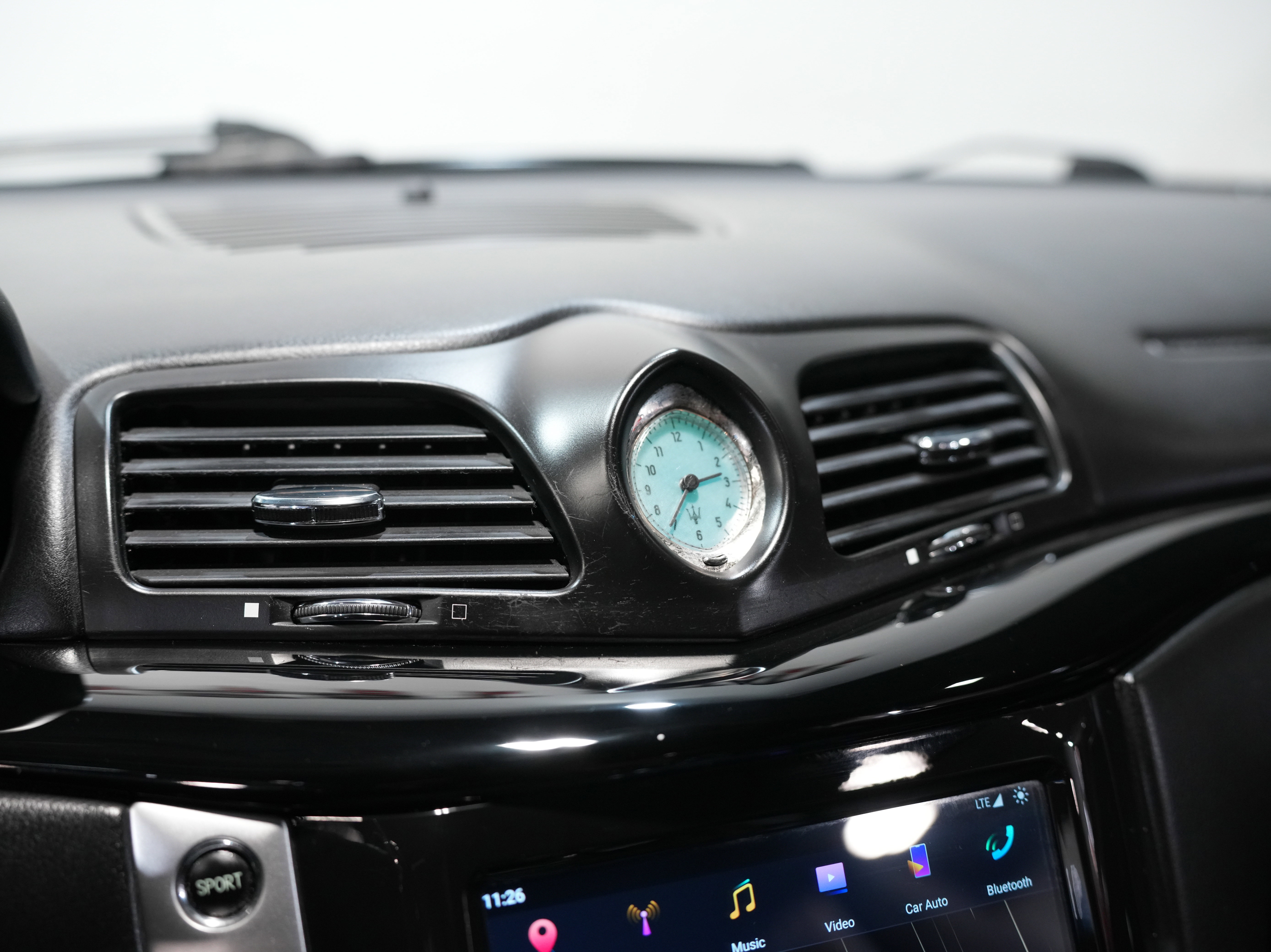 Used 2015 Maserati GranTurismo Sport image 41