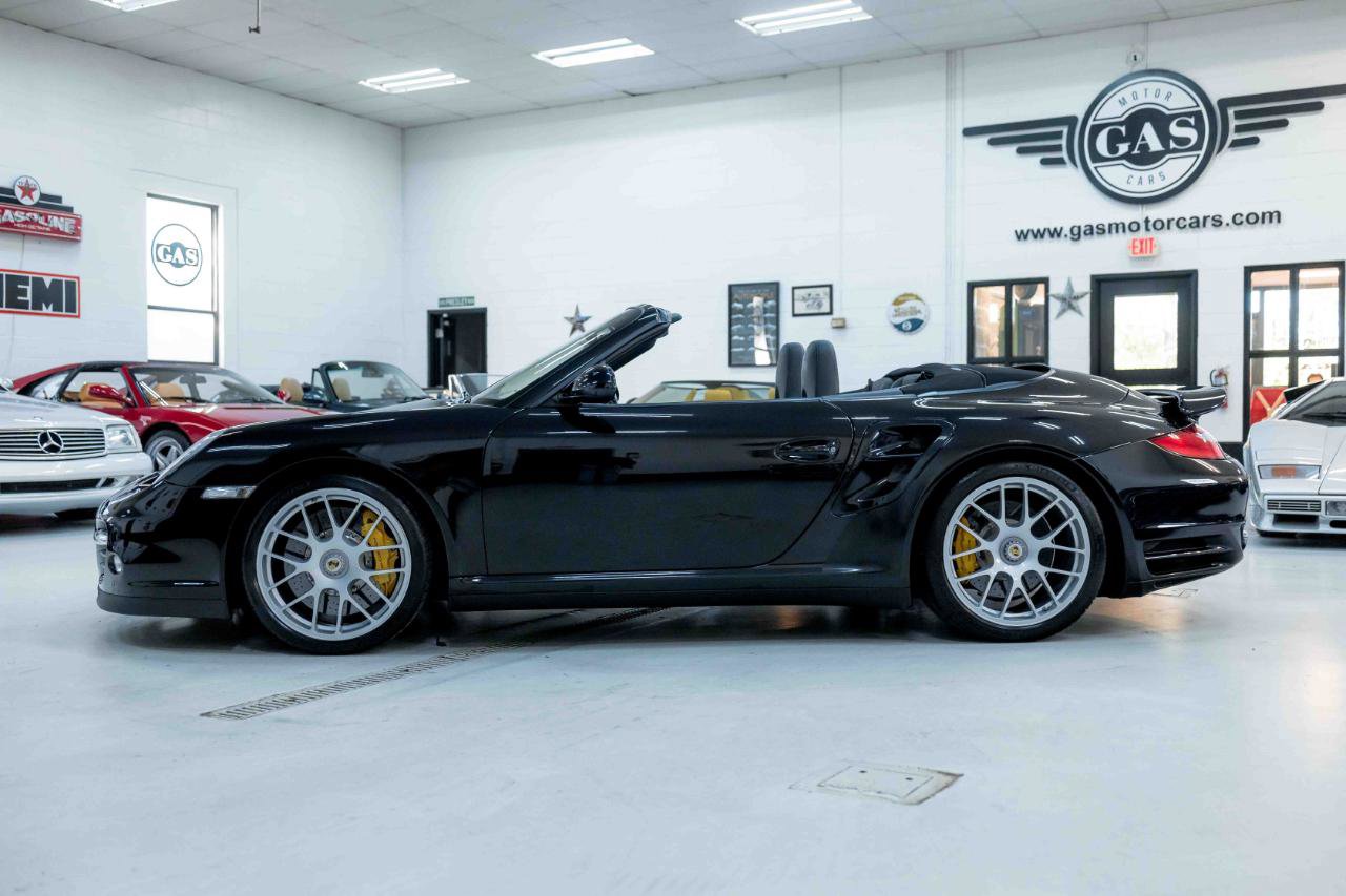 Used 2011 Porsche 911 Turbo S image 11