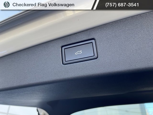 New 2026 Volkswagen Tiguan SE R-Line image 33