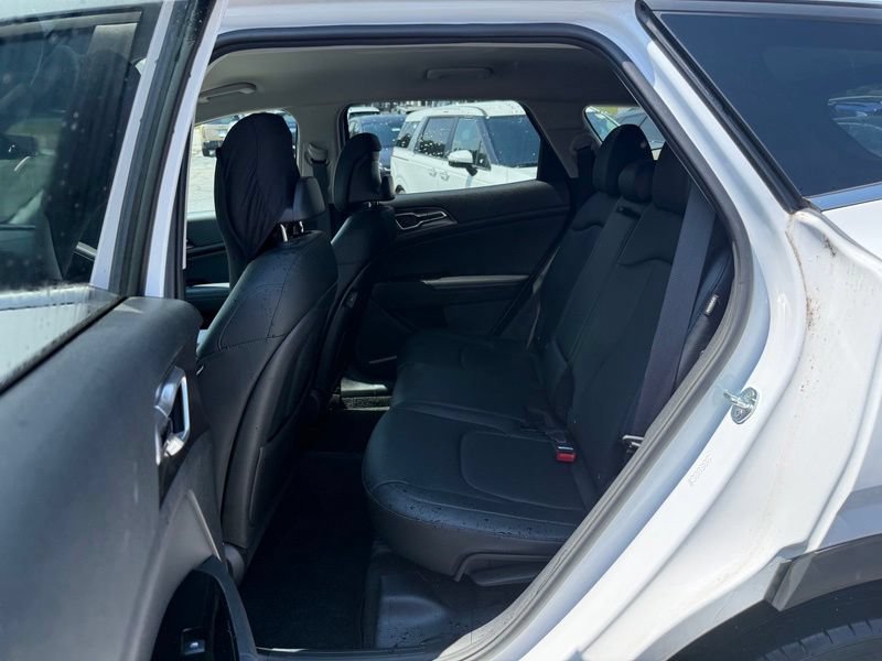 Certified 2025 Kia Sportage EX AWD/4WD image 10