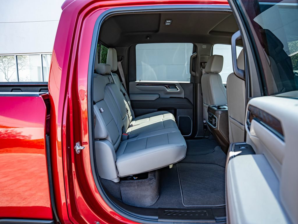 Used 2025 GMC Sierra 2500 SLT w/ SLT Premium Package AWD/4WD image 37