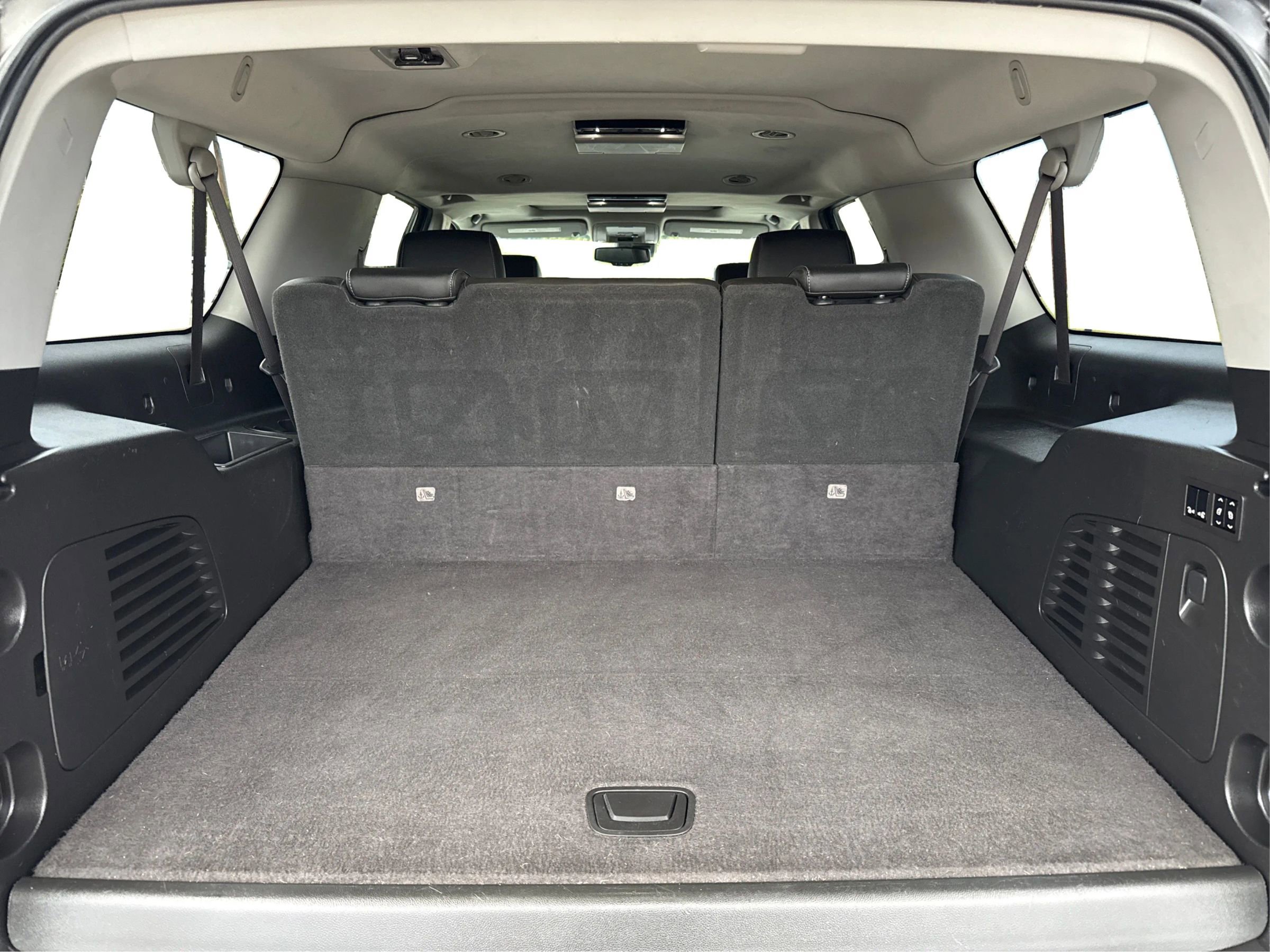 Used 2017 Chevrolet Suburban LT AWD/4WD image 10