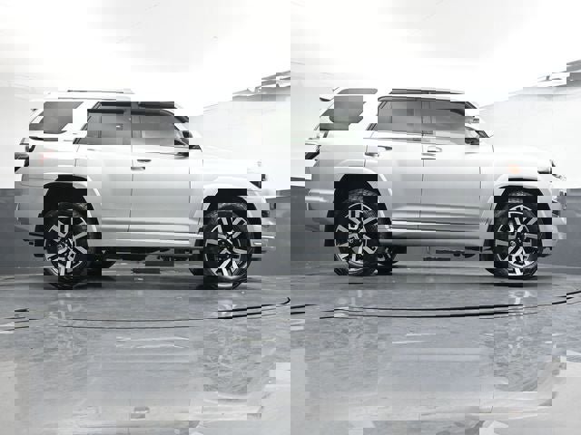 Used 2016 Toyota 4Runner Limited image 34