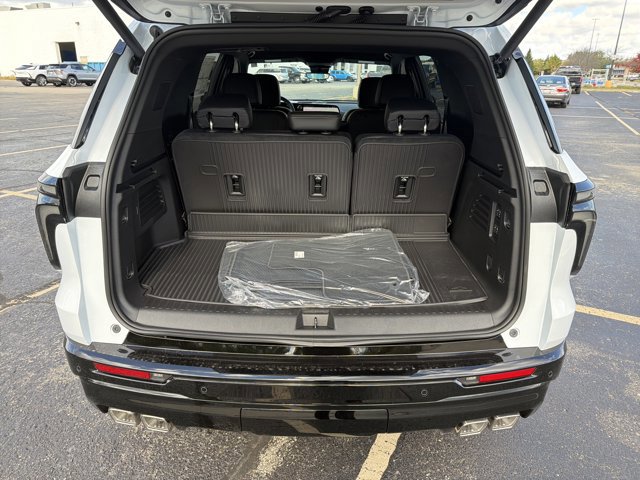 New 2026 Chevrolet Traverse High Country w/ LPO, Floor Liner Package image 36