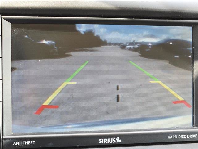 Used 2016 Chrysler Town & Country Touring FWD image 12