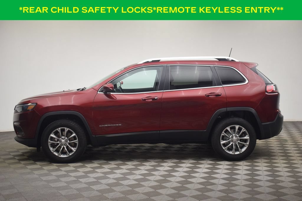 Used 2019 Jeep Cherokee Latitude Plus w/ Cold Weather Group AWD/4WD image 13