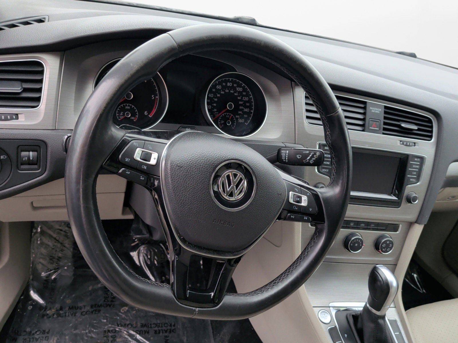 Used 2015 Volkswagen Golf TDI S image 12