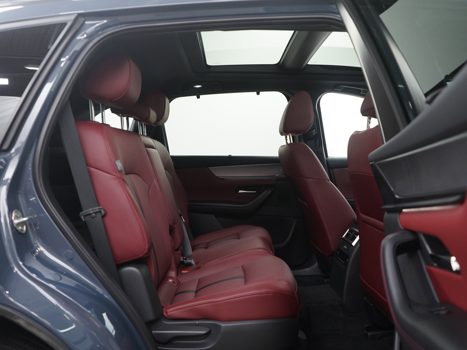 Used 2025 MAZDA CX-70 3.3 Turbo S w/ Premium Package image 12