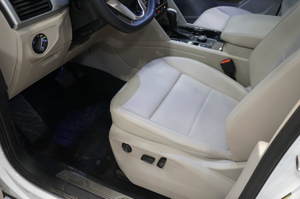 Used 2022 Volkswagen Atlas SE w/ Panoramic Sunroof Package image 23