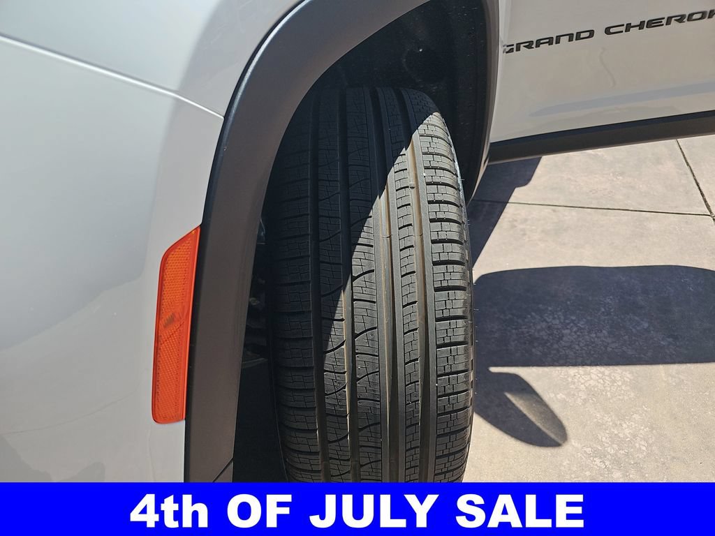 New 2026 Jeep Grand Cherokee L Limited w/ Limited Altitude Package AWD/4WD image 37