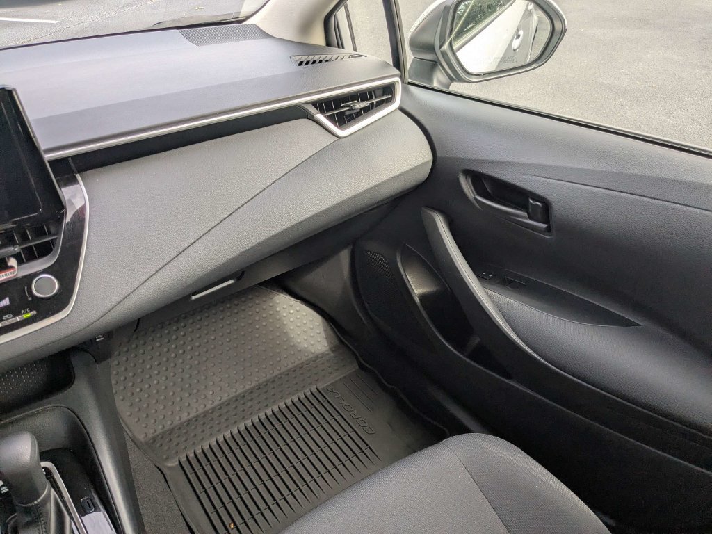 Certified 2025 Toyota Corolla LE FWD image 18