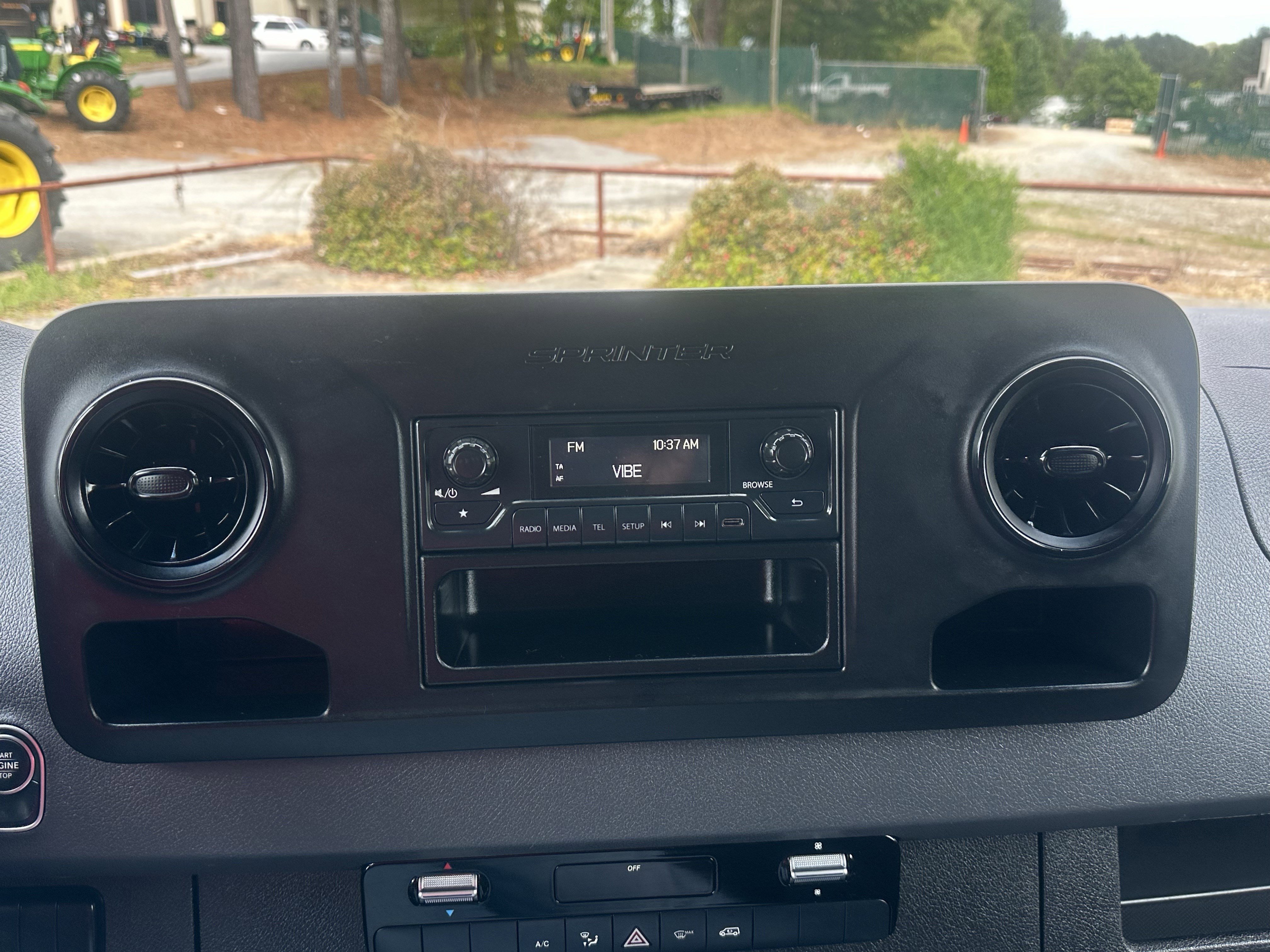 Used 2021 Mercedes-Benz Sprinter 2500 image 26