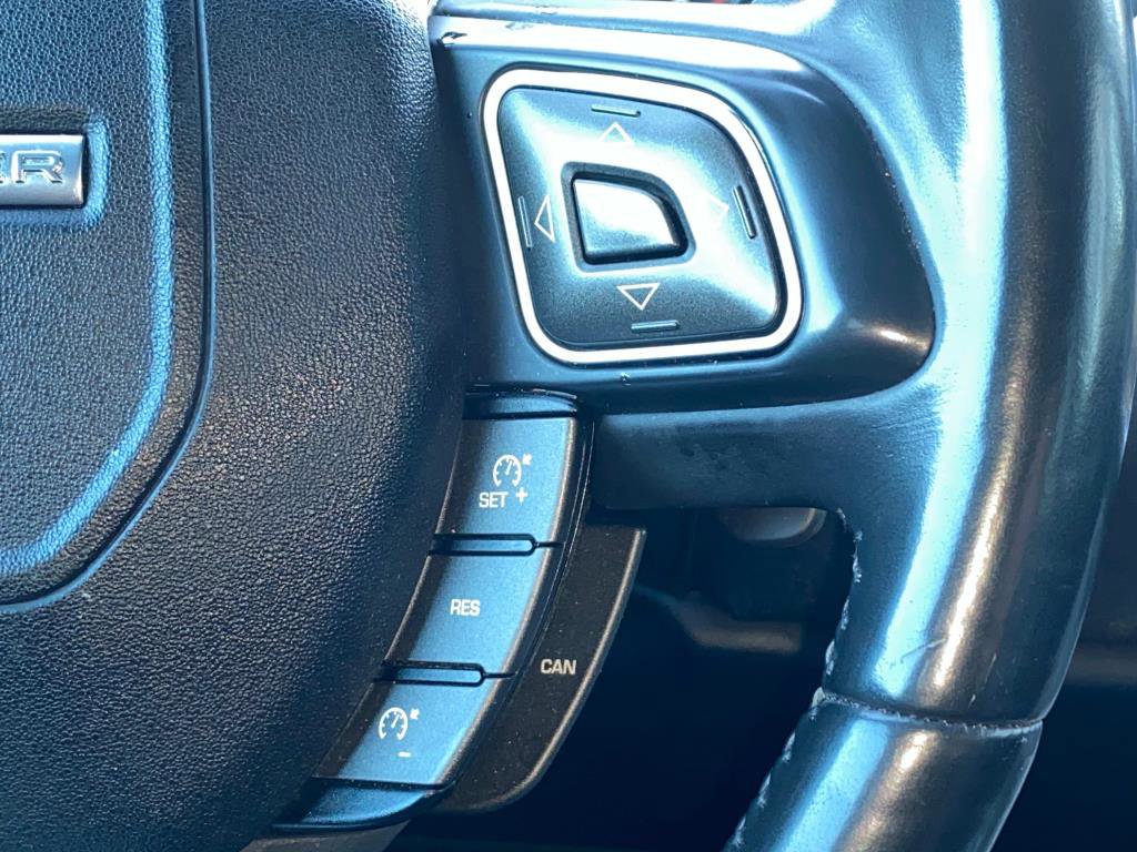 Used 2017 Land Rover Range Rover Evoque SE Premium image 20