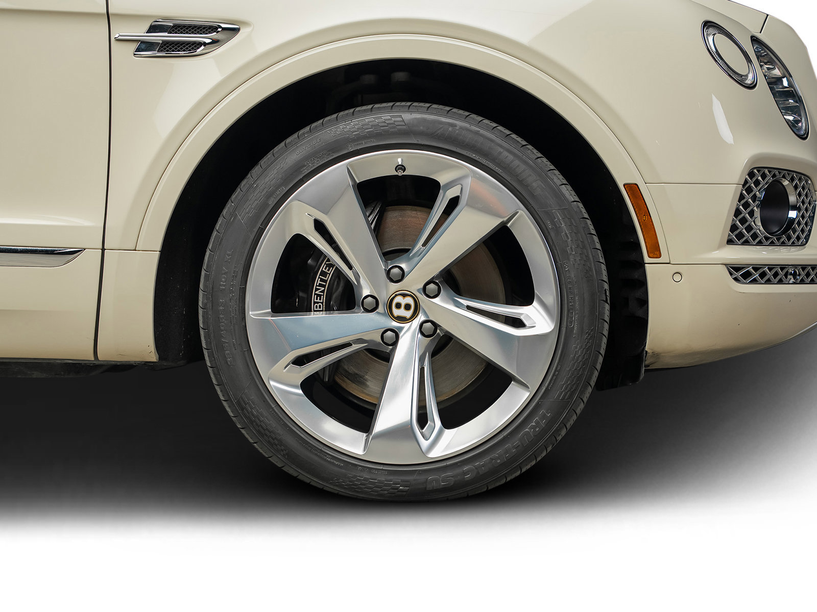 Used 2019 Bentley Bentayga AWD/4WD image 25