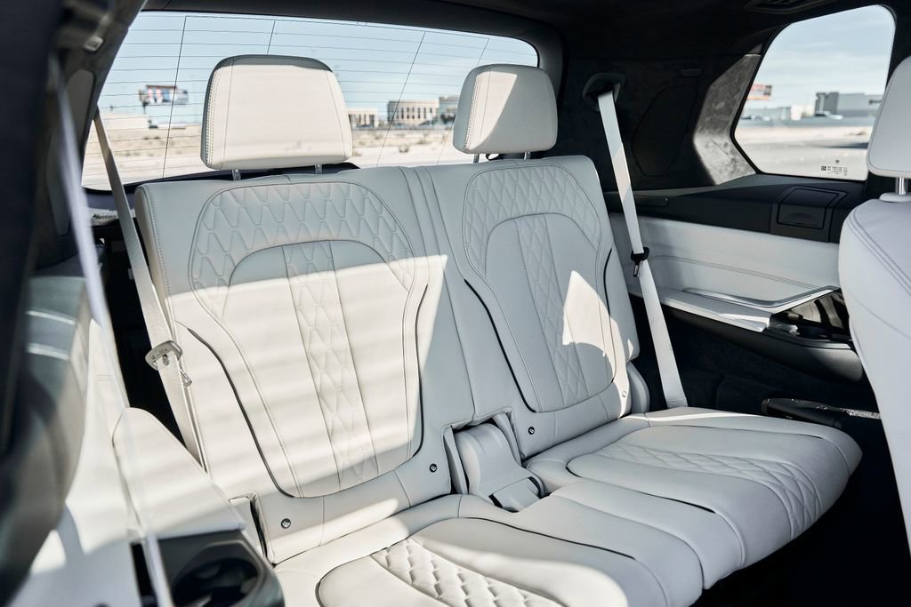 Used 2024 BMW X7 M60i w/ Executive Package AWD/4WD image 47