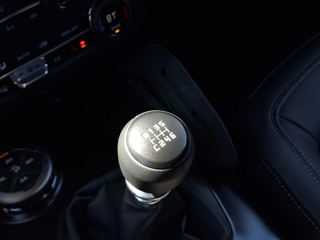 Used 2025 Ford Bronco Badlands image 14