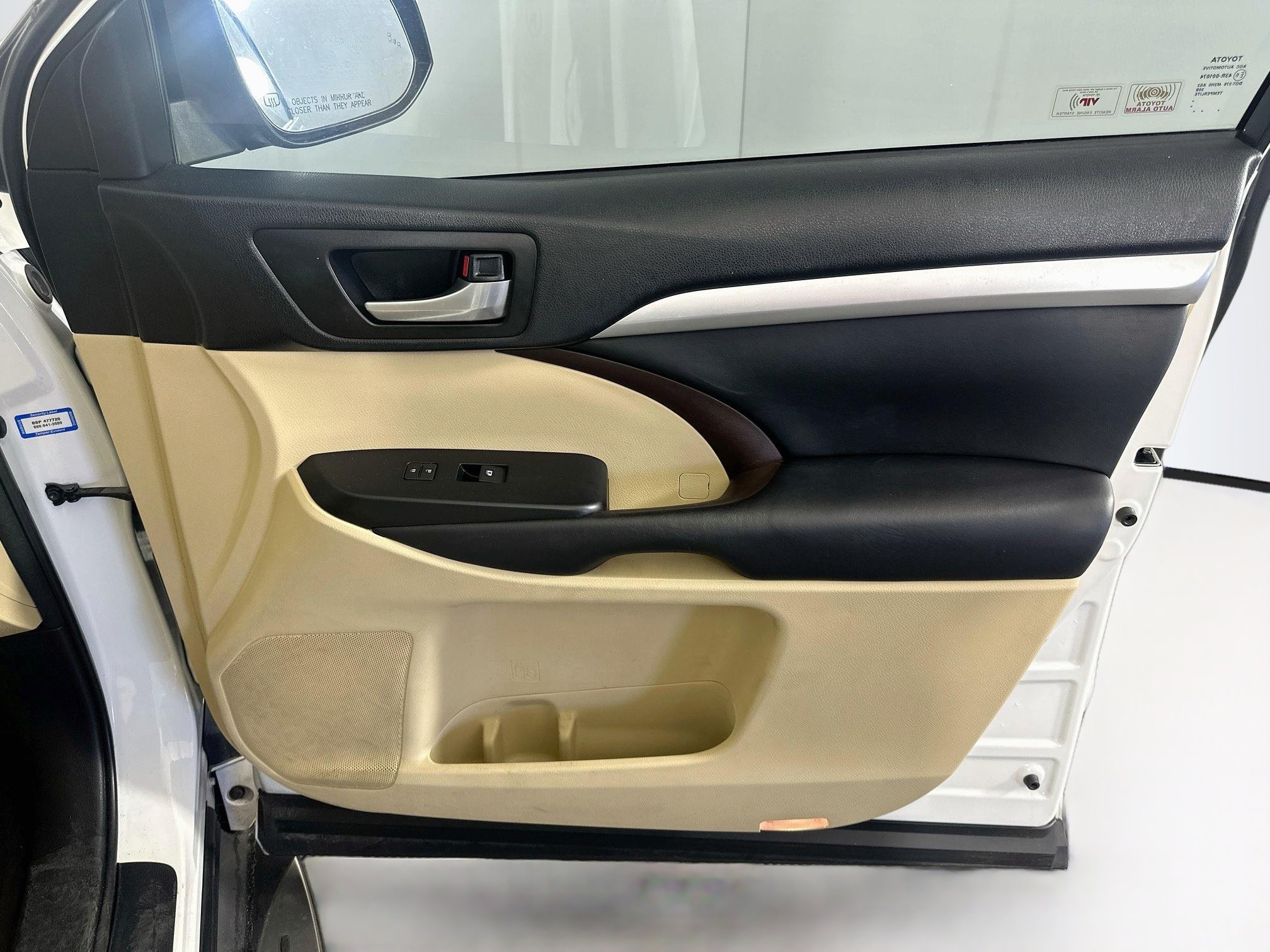 Used 2018 Toyota Highlander XLE FWD image 35