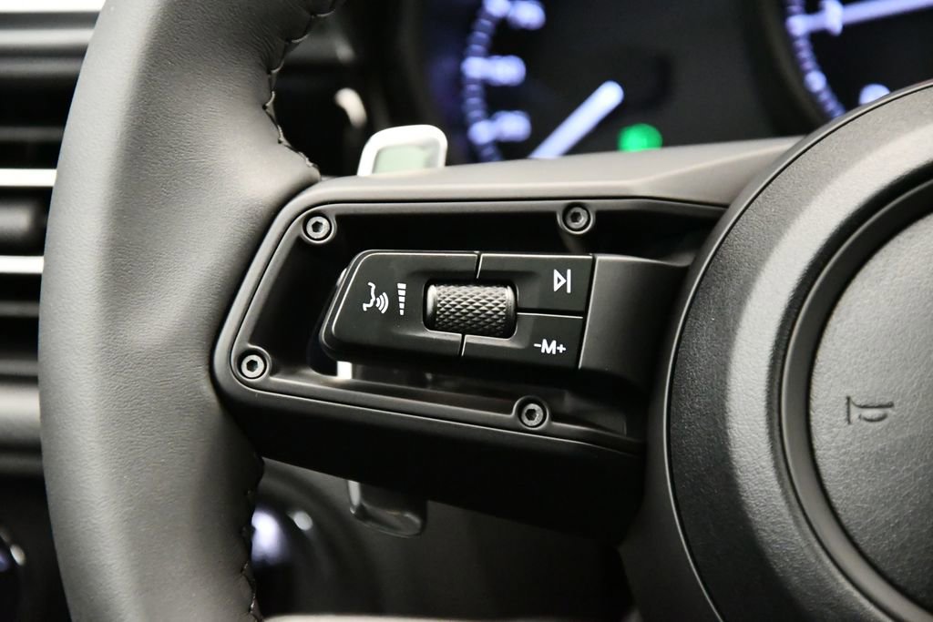 Certified 2025 Porsche Macan Turbo image 24