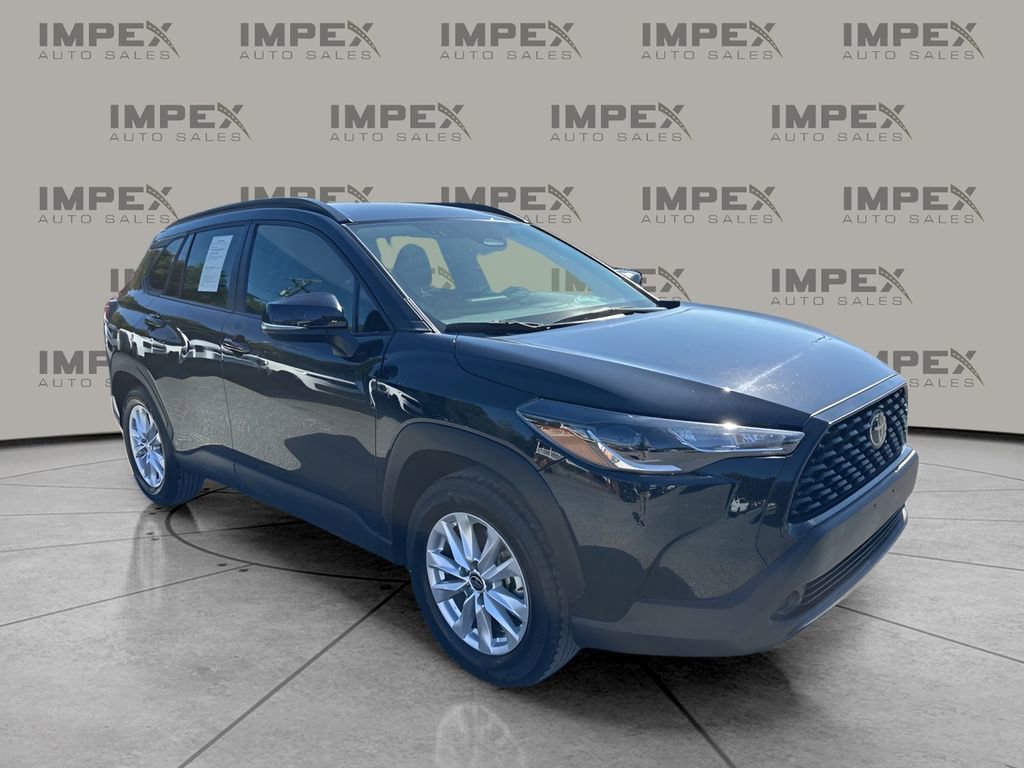 Used 2024 Toyota Corolla Cross LE image 7