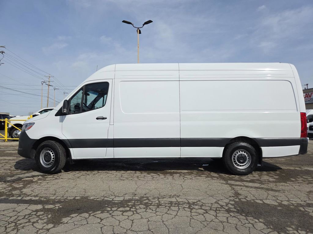 Used 2024 Mercedes-Benz Sprinter 2500 w/ Acoustic Package image 14