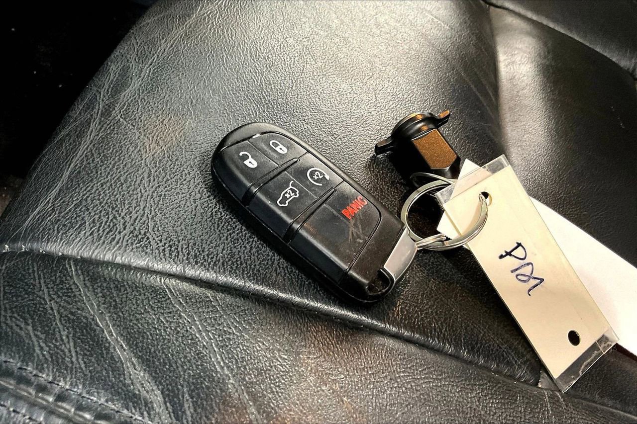 Used 2016 Dodge Durango Limited w/ Nav & Power Liftgate Group image 19