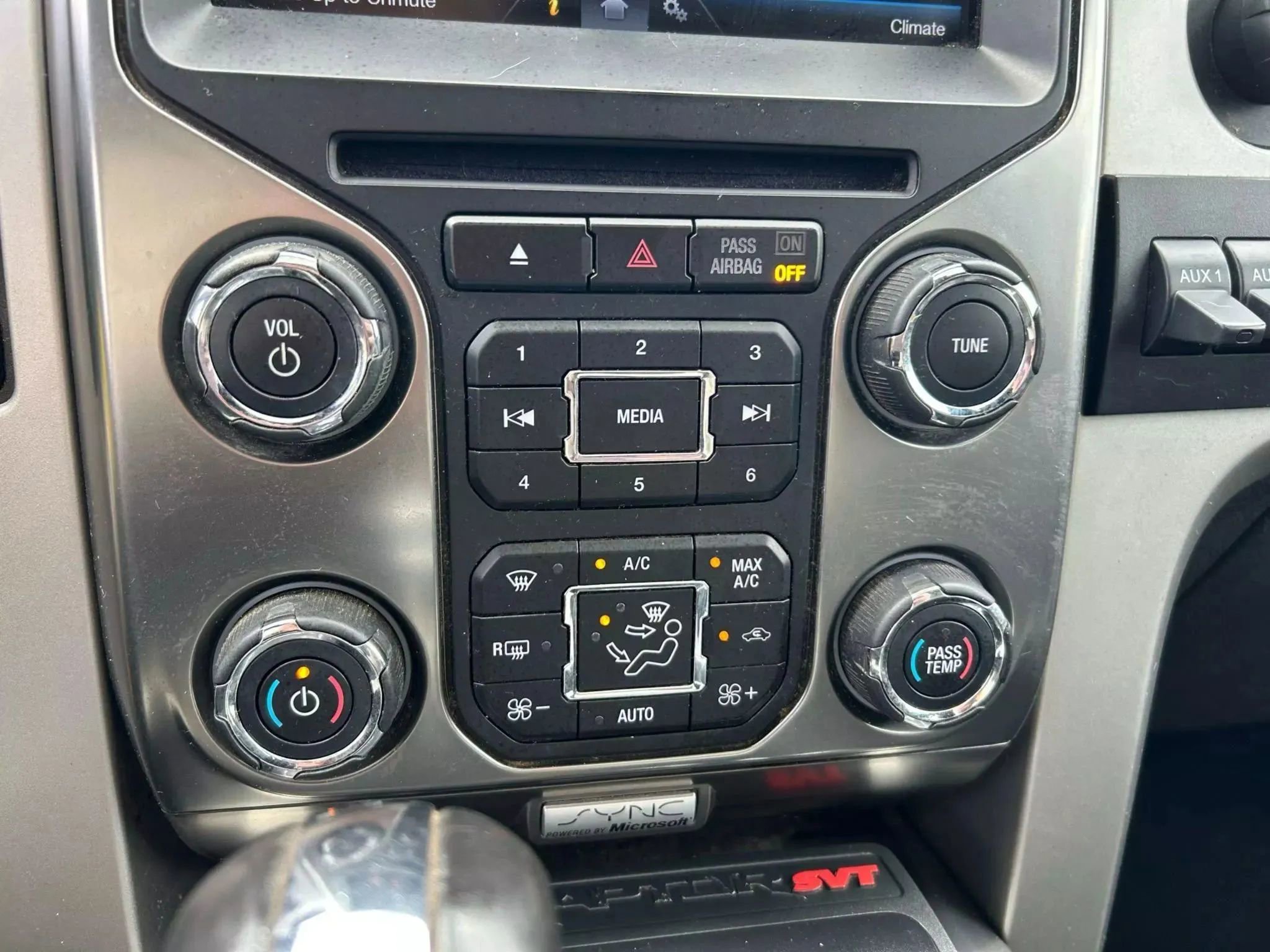 Used 2014 Ford F150 Raptor w/ Equipment Group 801A Luxury image 32