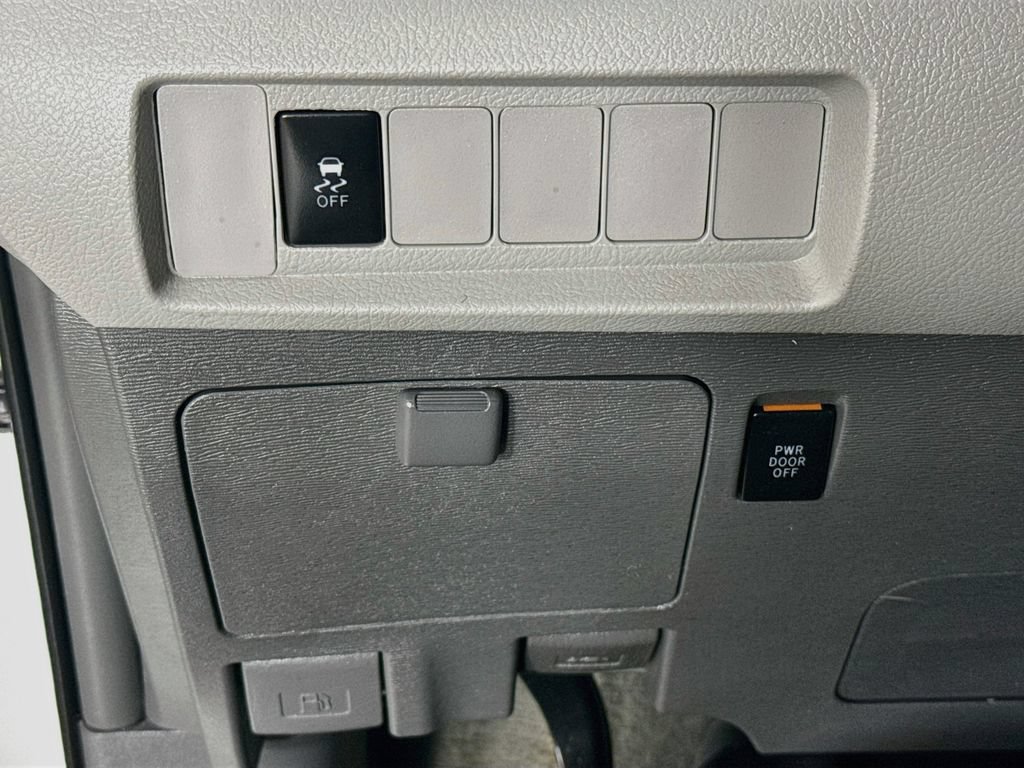 Certified 2018 Toyota Sienna LE FWD image 12